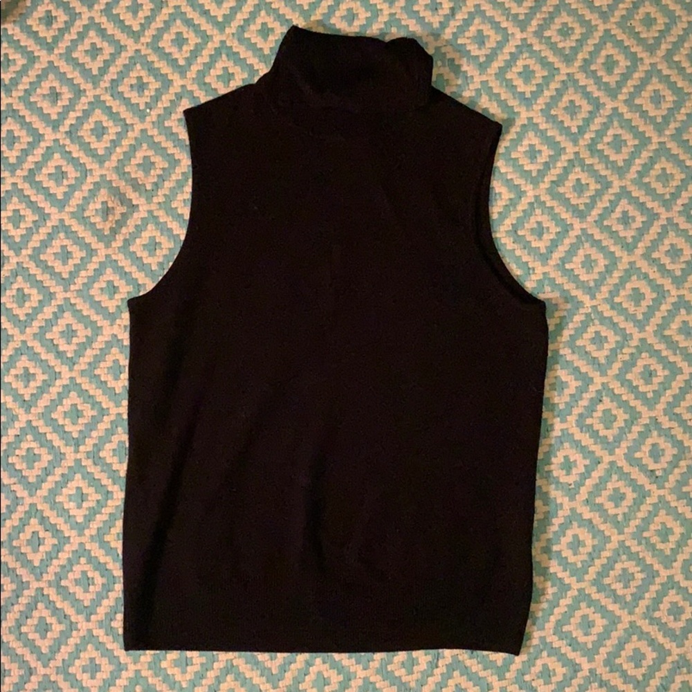 Sleeveless turtleneck sweater